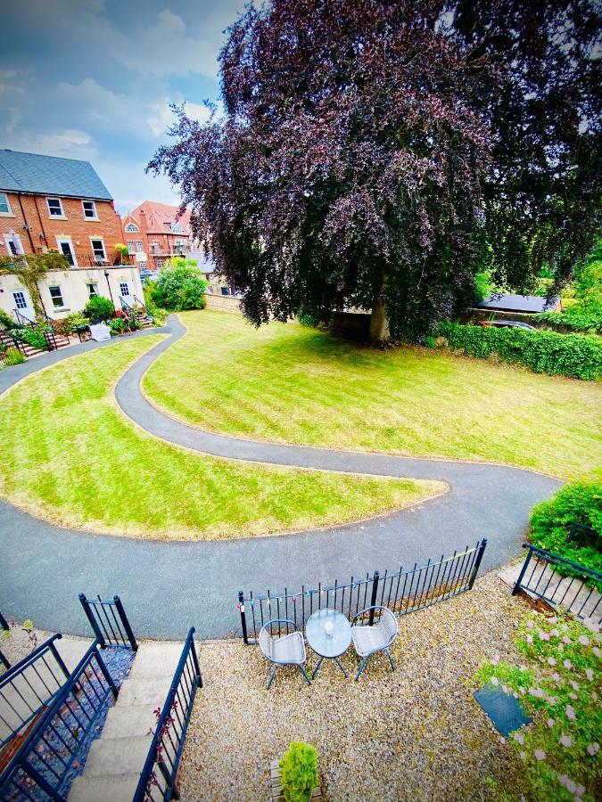 Modern Ground Floor Apartment With Free Parking Very Near Centre Ripon Esterno foto